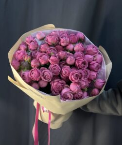 14. Букет из 15 кустовых пионовидных роз Misty bubbles 14. Букет из 15 кустовых пионовидных роз Misty bubbles