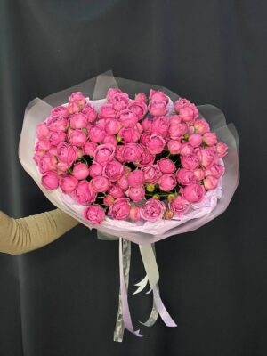 Букет из 25 кустовых роз Misty bubbles Букет из 25 кустовых роз Misty bubbles