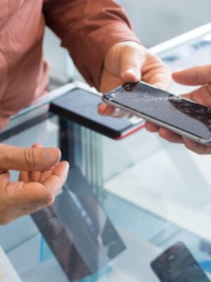 Ремонт смартфонов iPhone. Замена экрана Ремонт смартфонов iPhone. Замена экрана