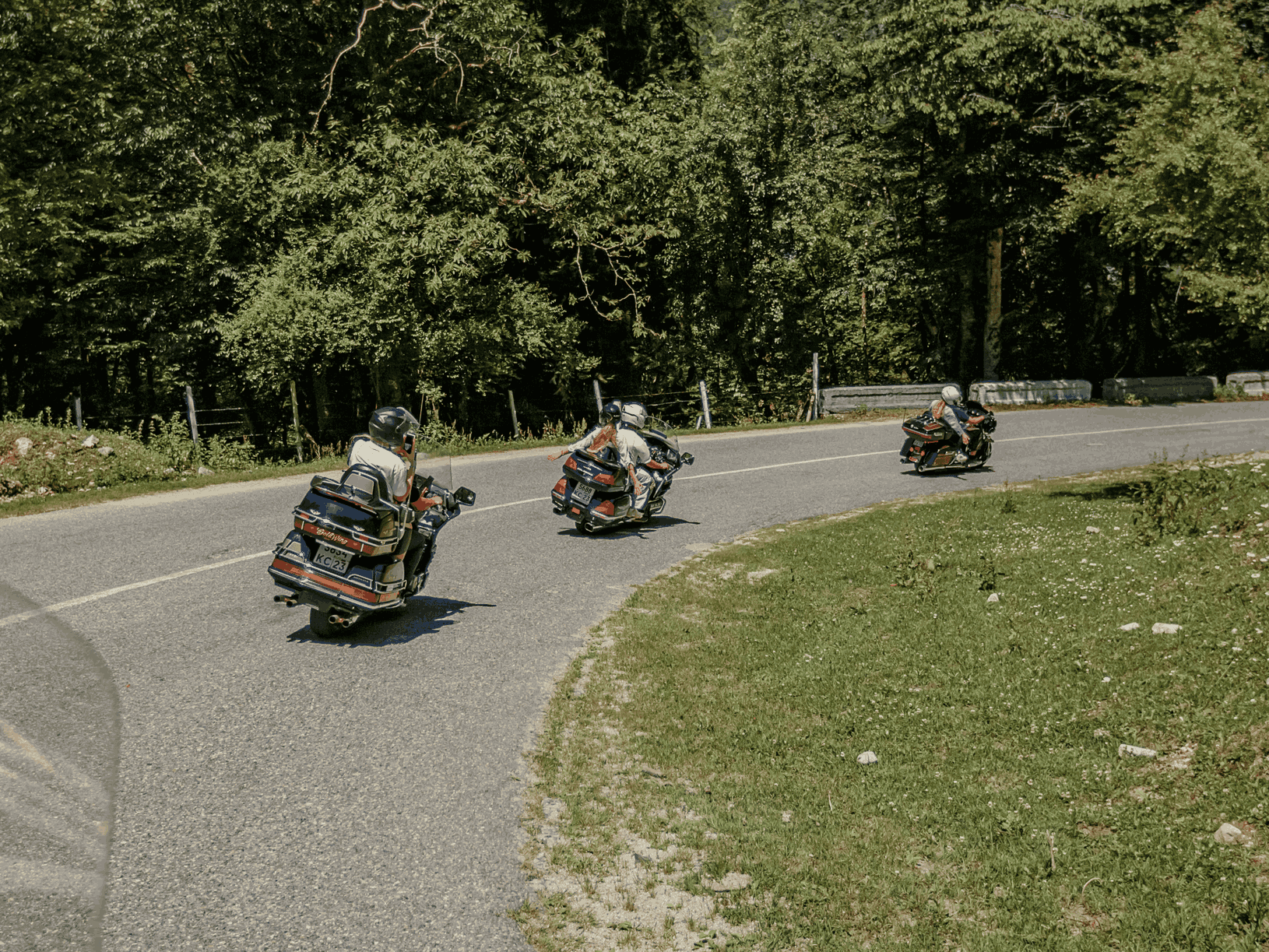 Мотопрогулка на озеро Рица Мотопрогулка на озеро Рица